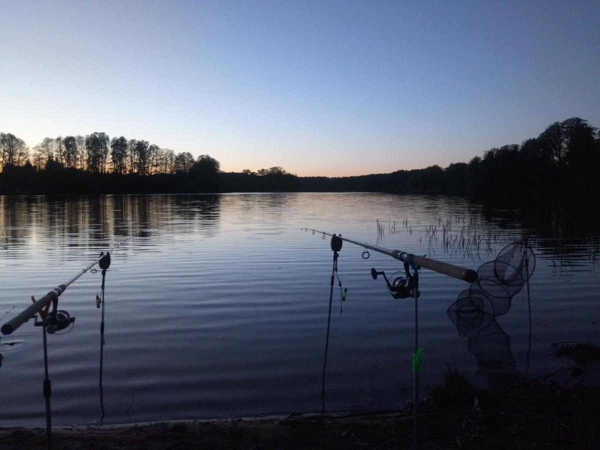 Domek Nad Jeziorem Bystrzyna Świdwin Esterno foto