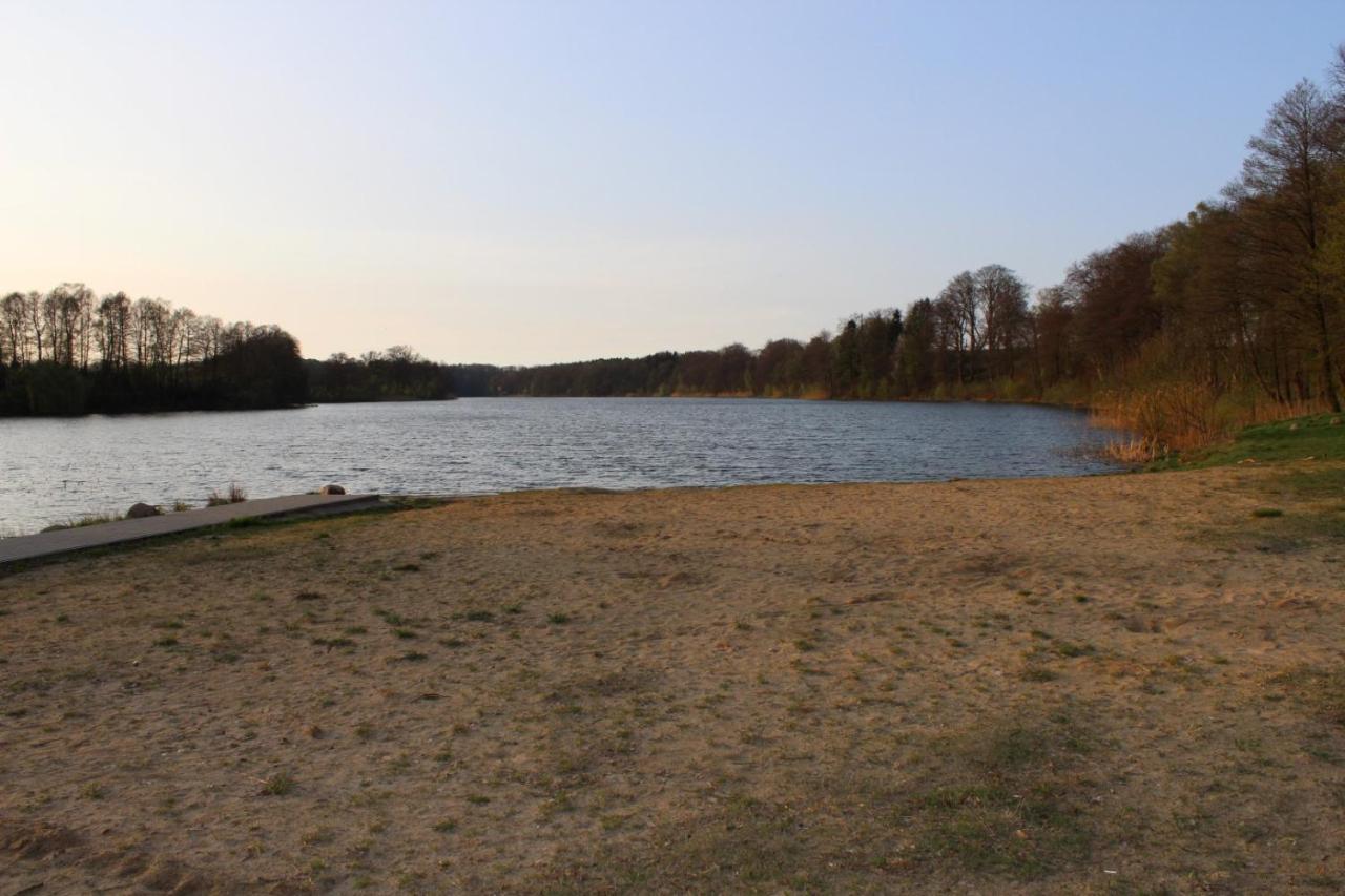 Domek Nad Jeziorem Bystrzyna Świdwin Esterno foto