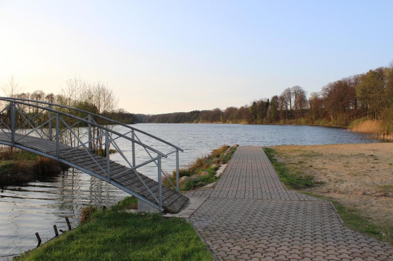 Domek Nad Jeziorem Bystrzyna Świdwin Esterno foto