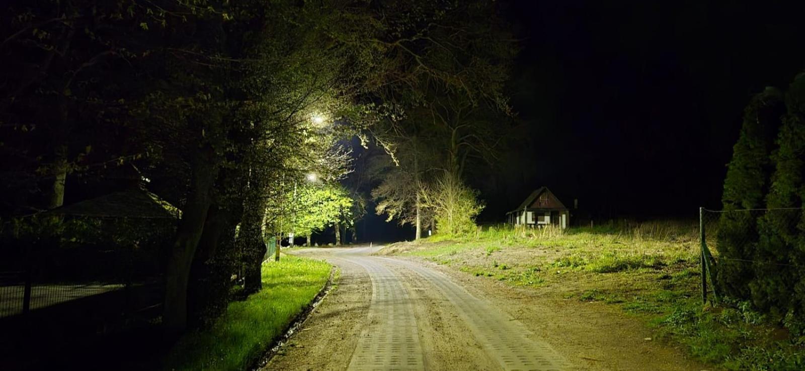 Domek Nad Jeziorem Bystrzyna Świdwin Esterno foto